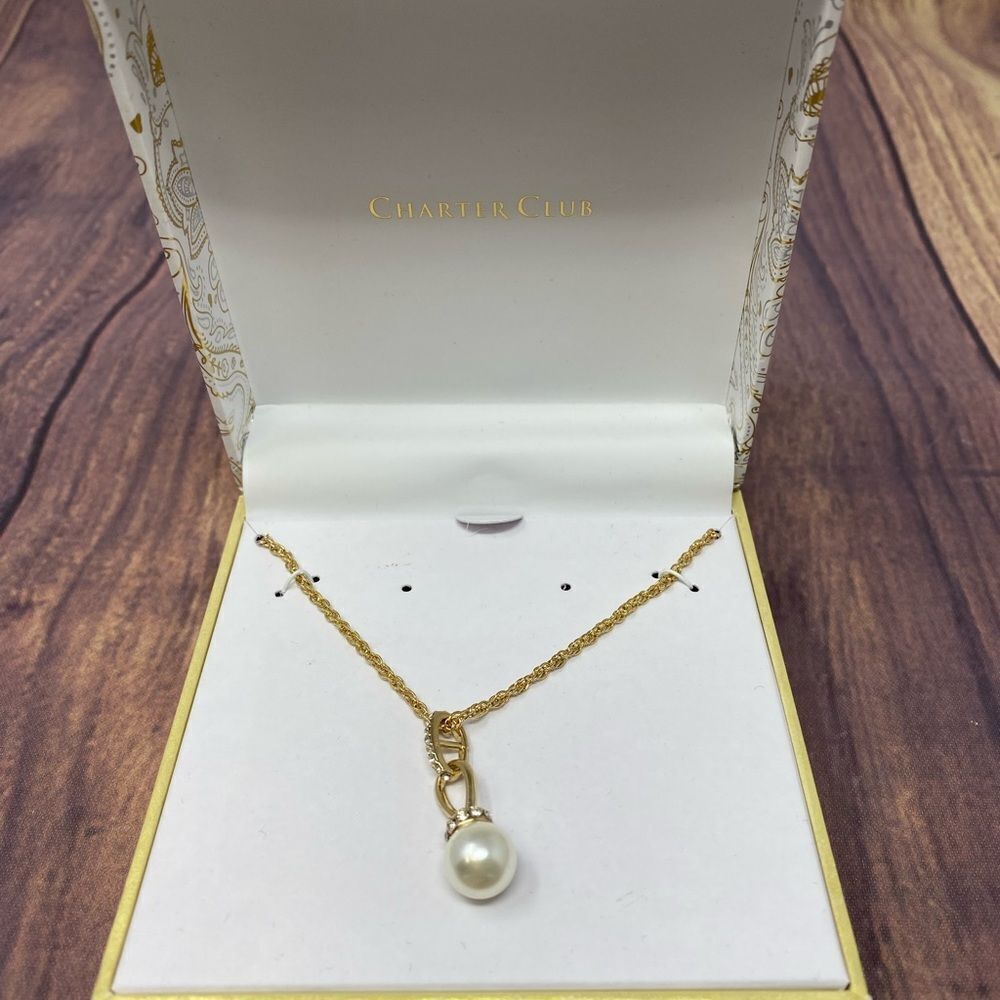 CHARTER CLUB CUBIC ZIRCONIA GOLD AND WHITE PEARL NECKLACE JT93